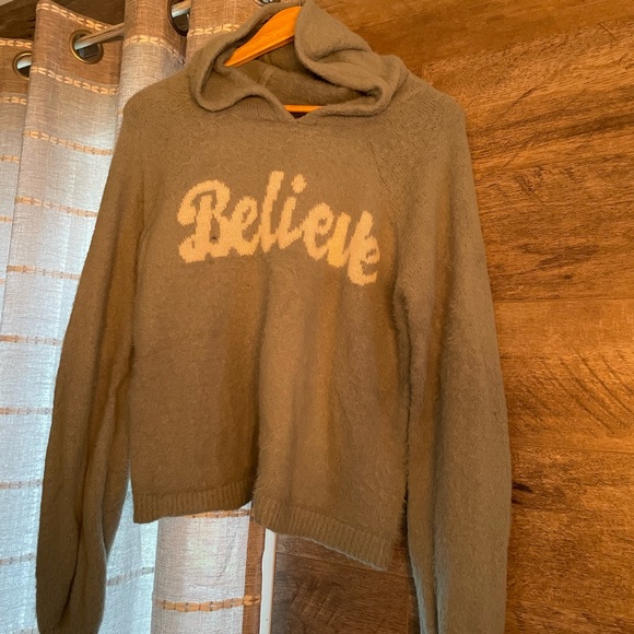 Cropped Ligth Blue Sweater, size Large - Picture 4 of 4